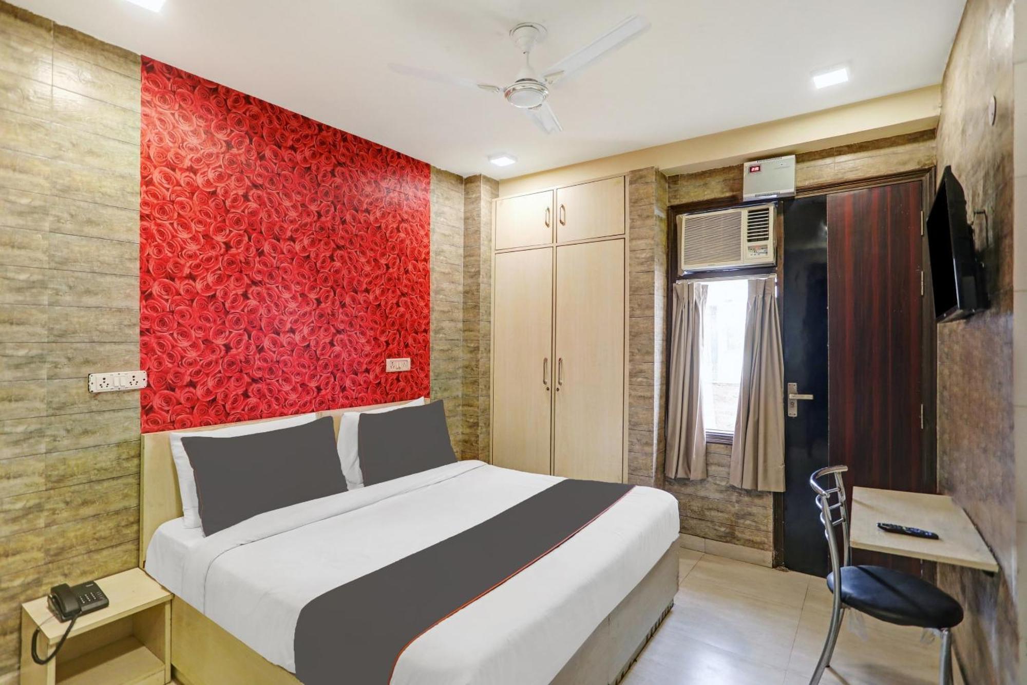 Hotel Collection O Model Town Metro View Nueva Delhi Exterior foto