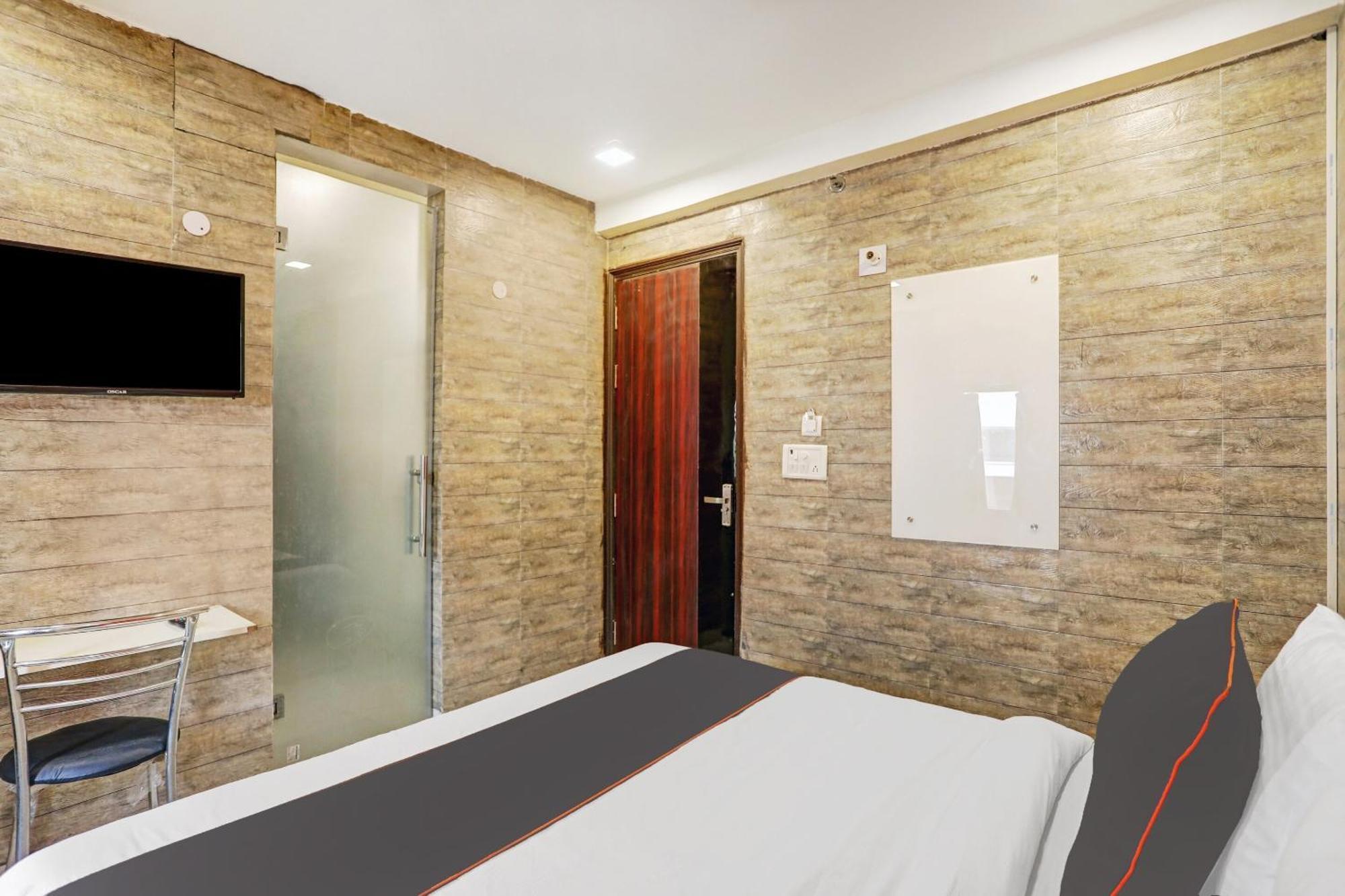 Hotel Collection O Model Town Metro View Nueva Delhi Exterior foto