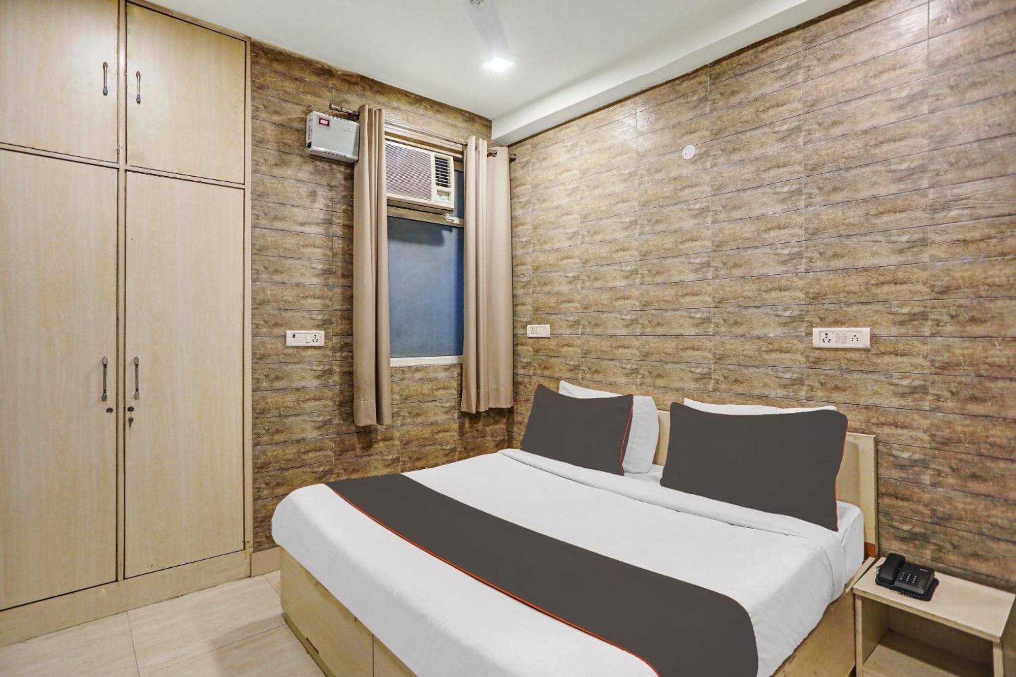 Hotel Collection O Model Town Metro View Nueva Delhi Exterior foto